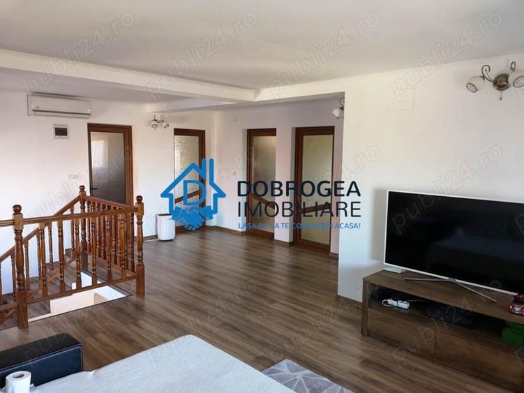 Casă individuală cu 6 camere cu Teren 390 Mp în Mineri