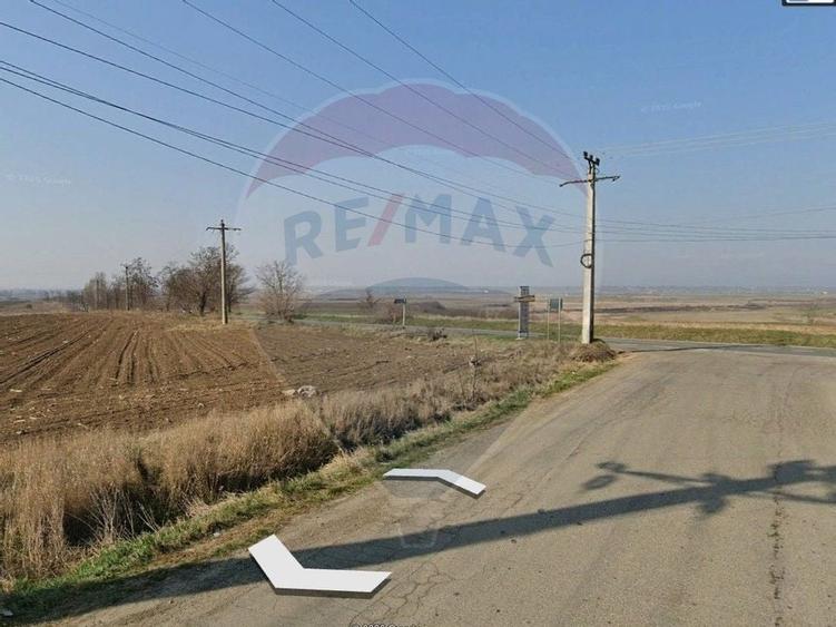 Teren de vanzare la DN2F Bacau-Vaslui la intrare in Traian si Bijghir - 3