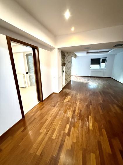 De vanzare |Apartament spatios 3 camere| Gradina| Herastrau| Nordului| 2 parcari - 4