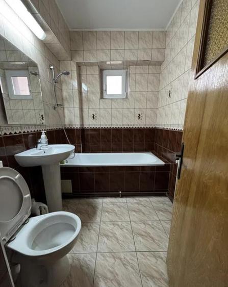 Apartament cu 3 camere decomandate zona Burdujeni - 6
