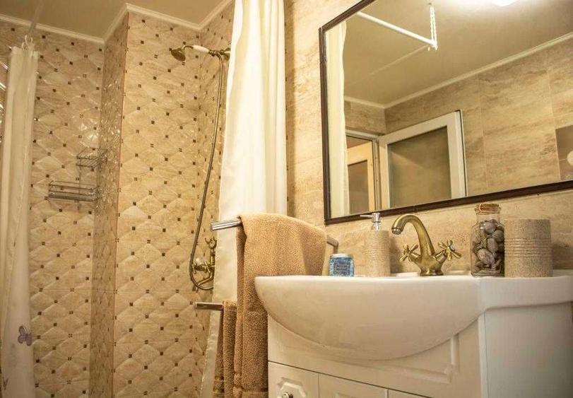 inchiriez apartament la casa, zona Decebal - 3