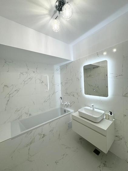 Apartament cu 3 camere decomandat în Central