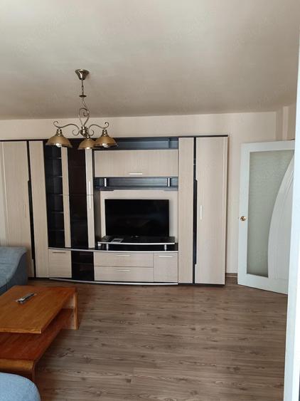 Apartament cu 2 camere decomandat în Calea Moldovei