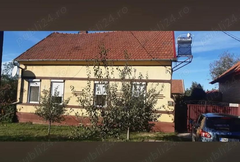 Vand casa in sat Hitias. - 2