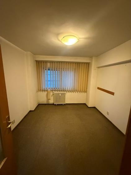 Vânzare apartament de 3 camere Decebal- vedere stradala - 3