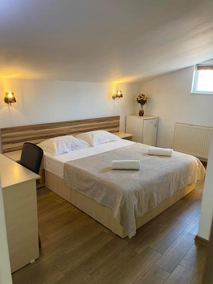 Inchiriez camere in vila zona Delfinariu - 7
