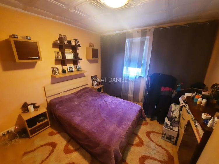 Apartament cu 3 camere, zona Alexandru