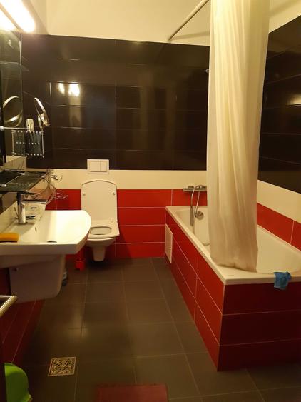 Casă cu 4 camere cu Teren 50 Mp în Exterior Vest