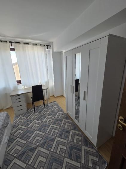 Apartament cu 3 camere semidecomandat, mobilat în Chitila