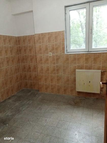 ?oseaua Salaj (zona Kaufland) - Apartament 3 camere decomandat - 2