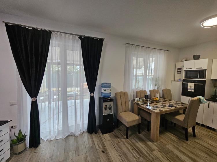 Duplex pe parter, între Moșnița Nouă și Urseni, cu 2 băi, 2 terase, comision 0% - 7