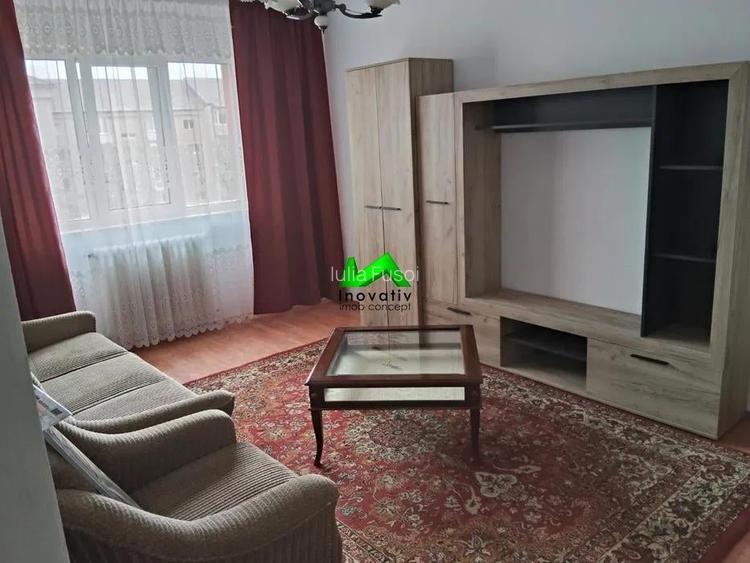 Apartament de inchiriat 3 camere decomandate  zona Vasile Aaron
