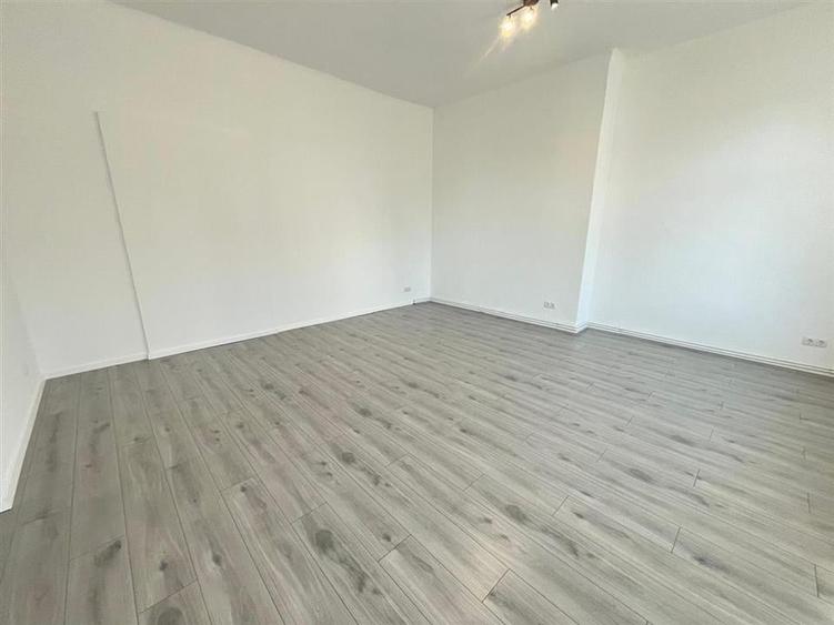 Spatiu birouri compartimentat zona Centrala - 2