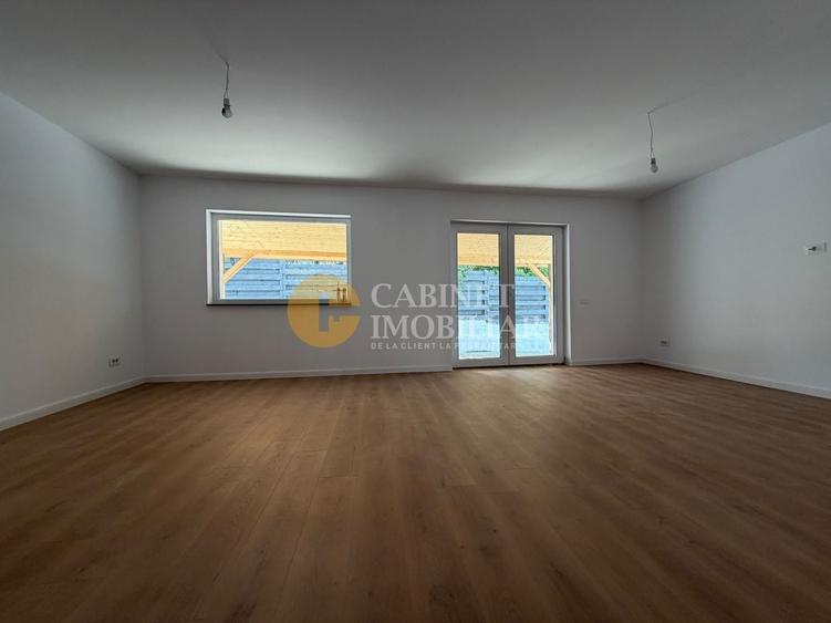 Casă individuală cu 4 camere cu Canalizare în Valea Adâncă