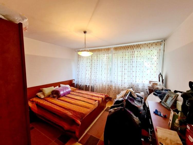 2 camere Sala Palatului bloc 1960 etajul 2/8 50 mp balcon - 8