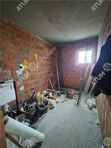 Casa individuala cu 4 camere si curte libera de 340 mp in Cisnadie - 15