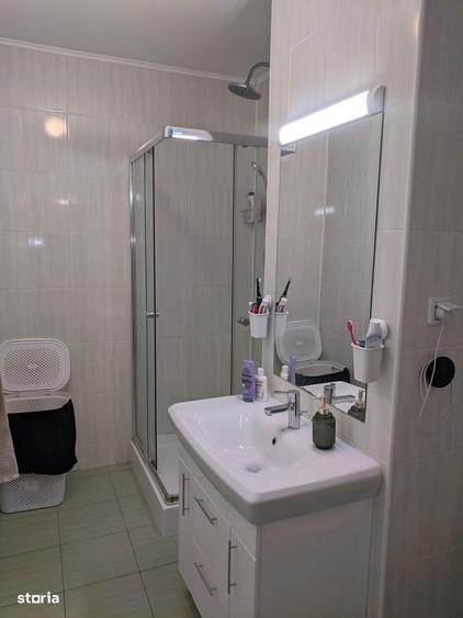 Garsoniera Spa?ioasa la Curte - 13