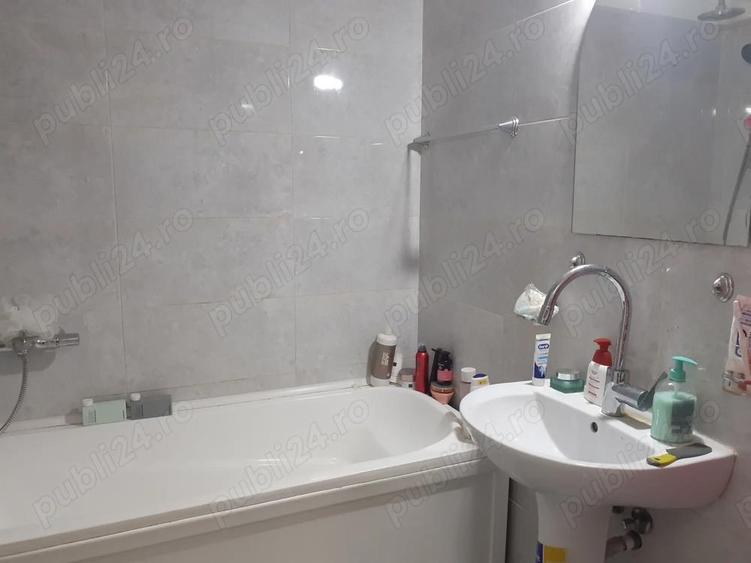 Vanz. Apart. 2 cam. cf.1 dec. et. 3 din 4, mobilat si utilat nou la cheie aproape de Hotel Triumf - 3