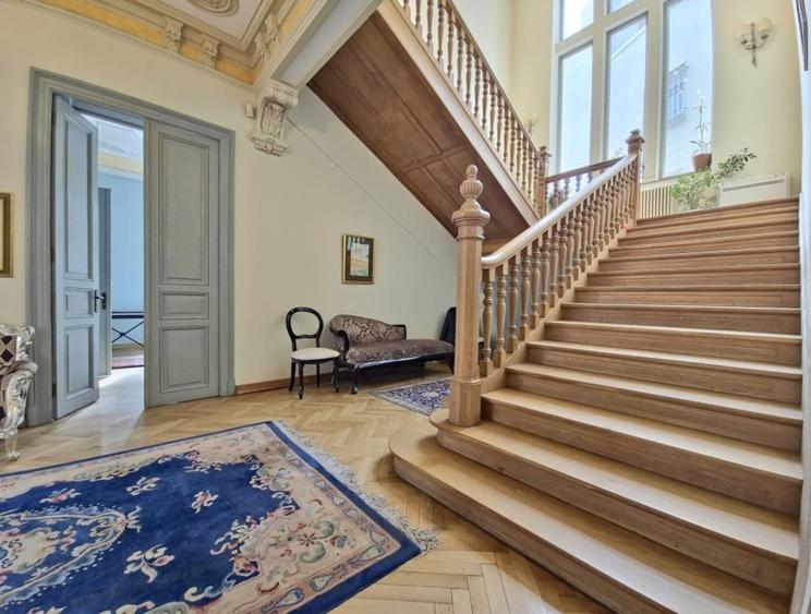 Vila cu arhitectura , 1000mp, 685 mp teren - 2