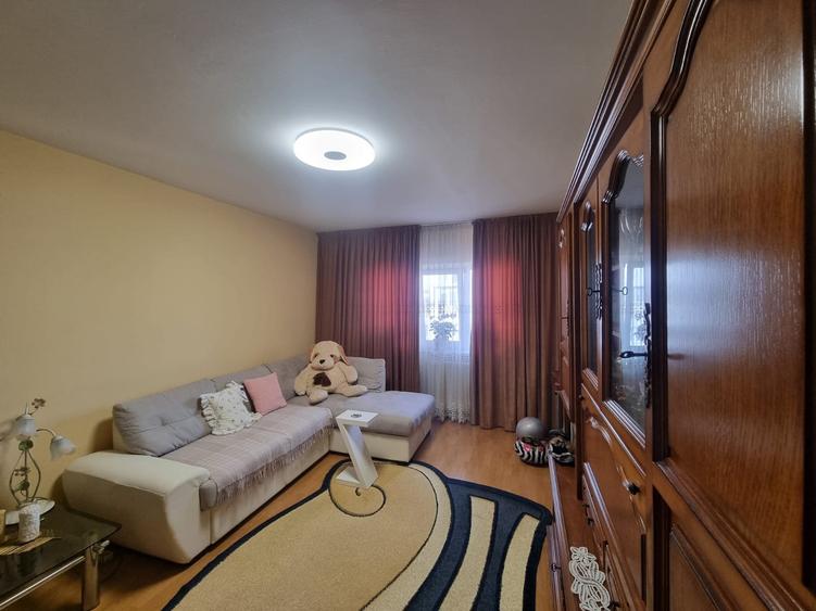 Zona Nord- 2 camere decomandate, etaj 3, mobilat - 1