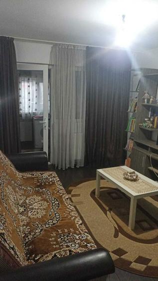 Inchiriez apartament gaesti - 4