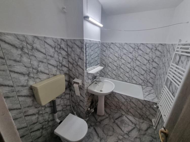 Faleza nord-apartament 2 camere decomandat cu gaze - 13