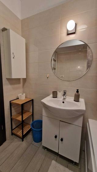 Garsonieră decomandată în Central