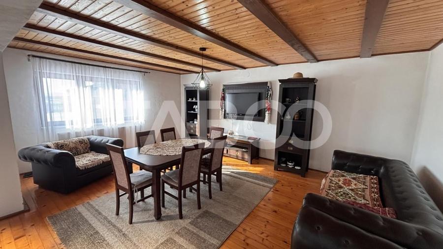 Casa deosebita de vanzare individuala zona Sura Mare 900 mp teren - 1