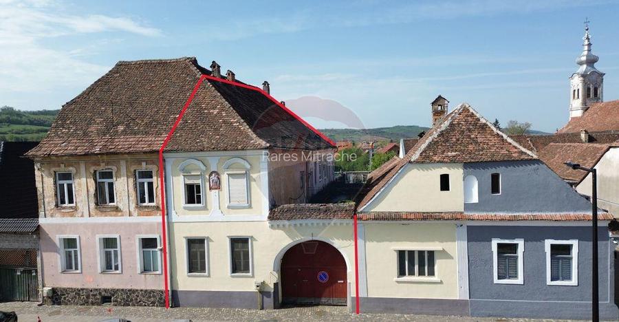 Casa cu istorie in inima Dumbraveniului 15 min. de...