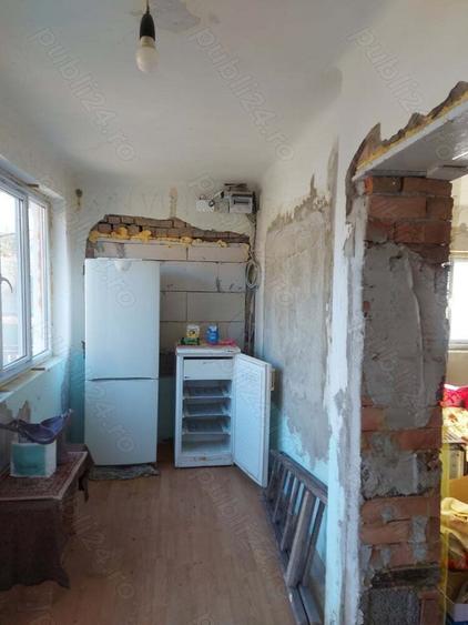 Vand casa la tara - 1