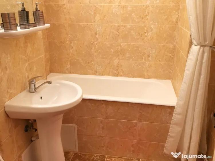 Inchiriez apartament cu 2 camere in Campina, renovat, central - 2
