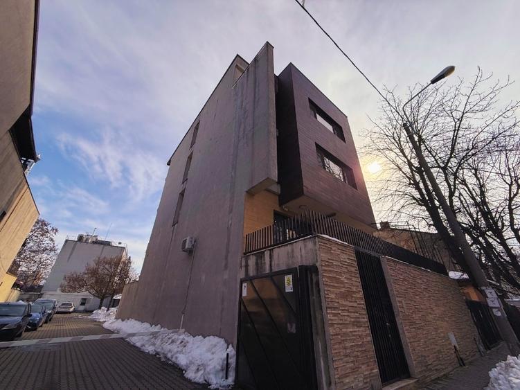 PROPRIETAR, apartament 3 camere mobilat, zona semicentrală, 5 minute de metrou - 1