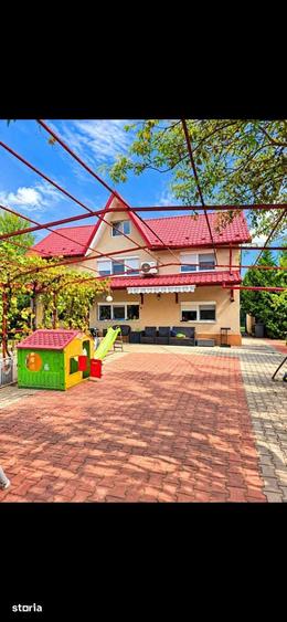 Casă cu 4 camere cu Teren 1100 Mp în Merei