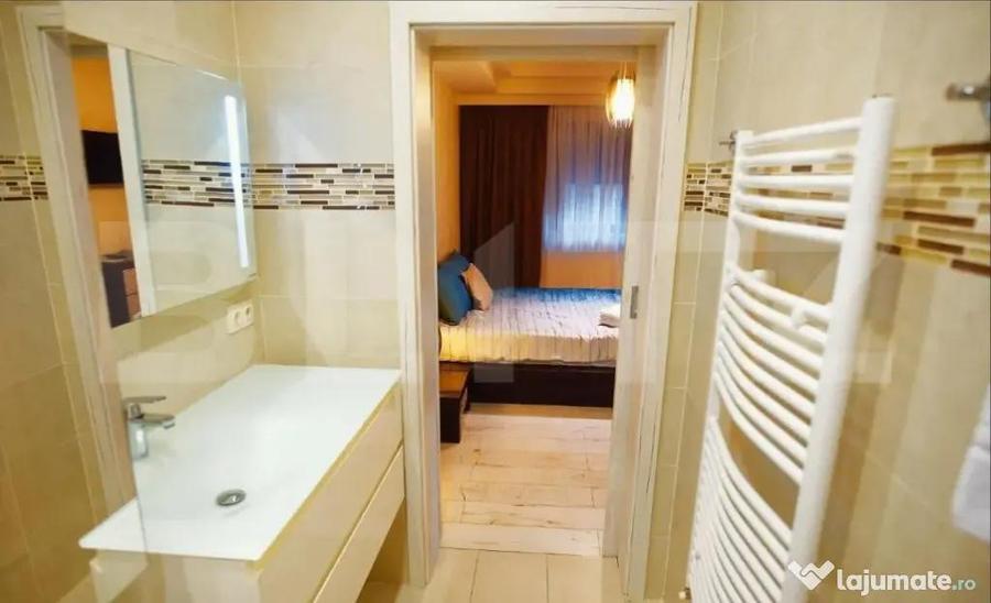 Apartament cu 4 camere decomandat, mobilat în Central
