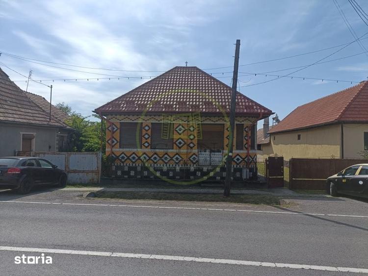 Casă cu 5 camere cu Teren 2286 Mp în Rușii-Munți
