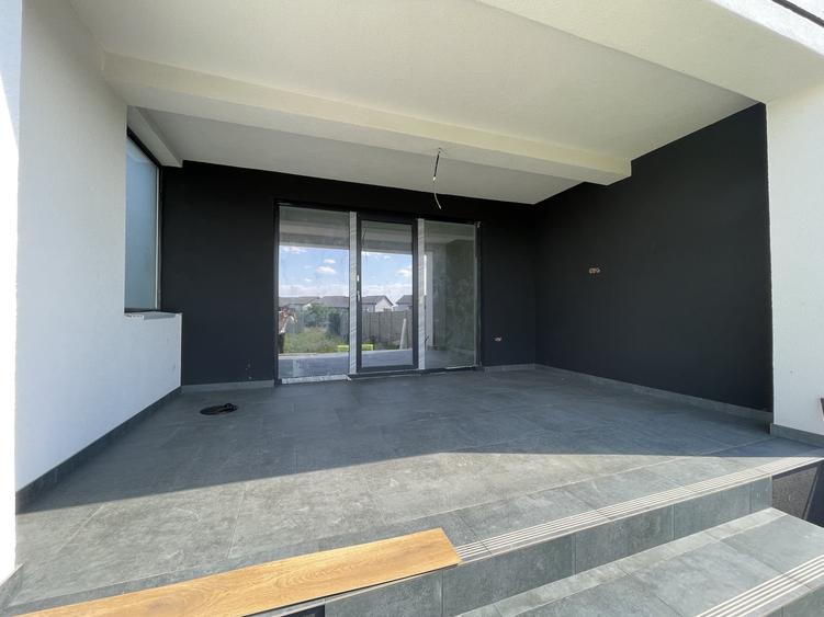 Duplex cu 4 camere cu Teren 340 Mp în Urseni
