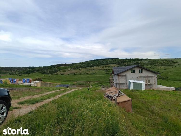 Teren de 1212 mp, în Aroneanu