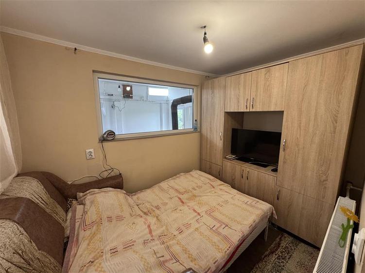 Casă cu 4 camere cu Teren 3300 Mp în Hidișelu de Sus
