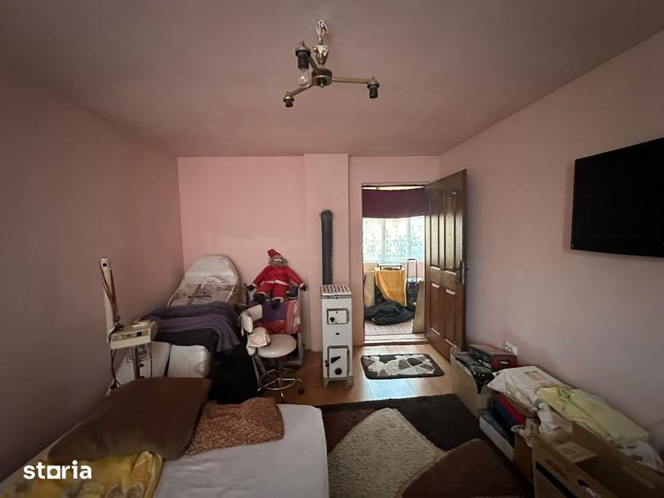 Casă cu 4 camere cu Teren 229 Mp în Drăgășani