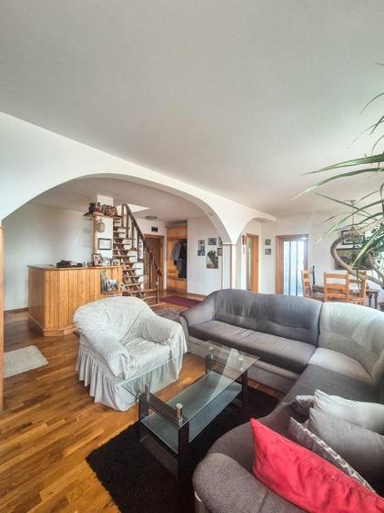Apartament cu 3 camere semidecomandat în Central