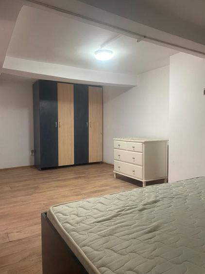 Casă cu 4 camere cu Teren 200 Mp în Fundeni