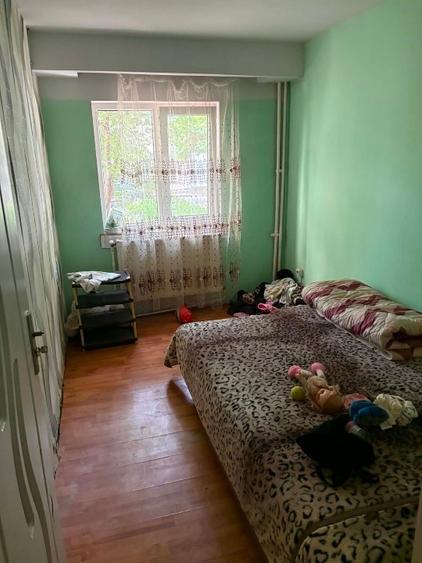 Apartament cu 4 camere decomandat în Cantacuzino