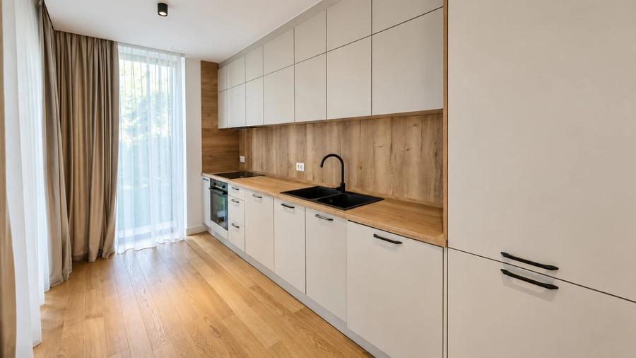 Apartament cu 3 camere în Iancu Nicolae