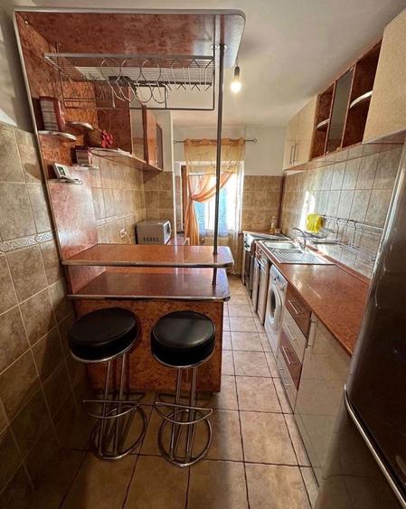Apartament cu 3 camere decomandat în Păcurari
