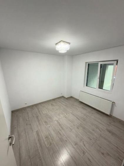 Apartament cu 2 camere decomandat în Obor