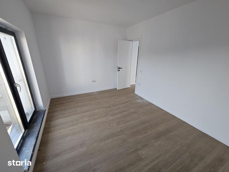 Casă cu 4 camere cu Teren 335 Mp în Trivale
