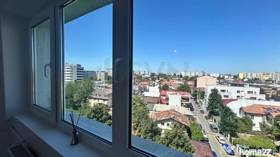 Apartament cu 3 camere decomandat în Titulescu