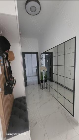 Apartament cu 2 camere decomandat în