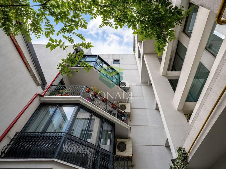 Apartament cu 3 camere decomandat, mobilat în Polonă