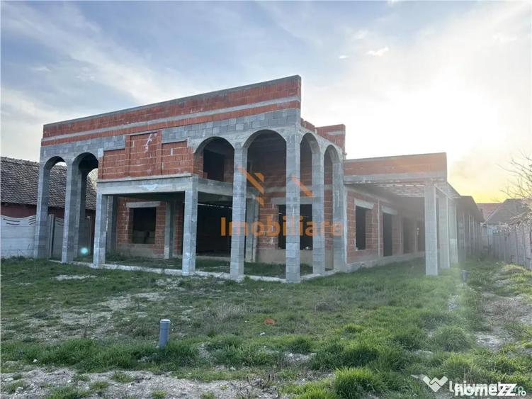 Spațiu comercial, de 553 mp, în Batăr